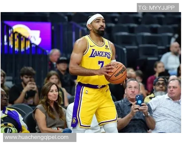 湖人主帅力挺球队年轻后卫,看好其潜力无限 湖人主帅力挺球队年轻后卫,看好其潜力无限